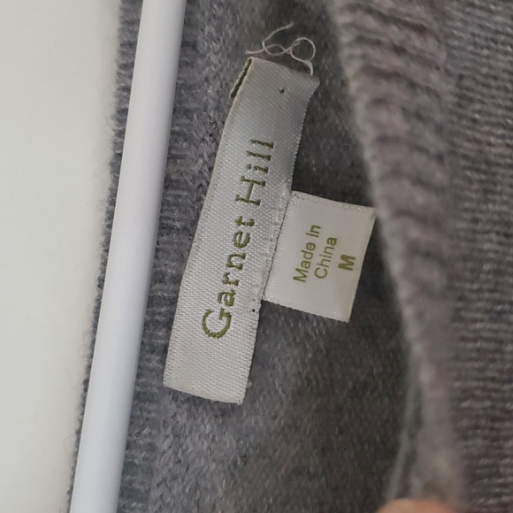 Garnet Hill Cashmere Shirttail Sweater Size Medium Grey Lace Bottom - Picture 4 of 14